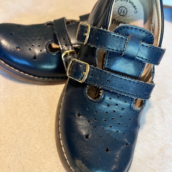 Navy Footmates Size 9.5 - Picture 2 of 4